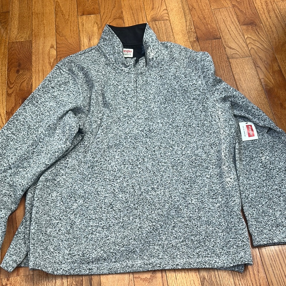 Wrangler Men's Black and White Zip Up Sweater